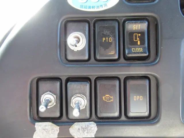 いすゞ フォワード PB-FRR35H3S(2WD)の写真9