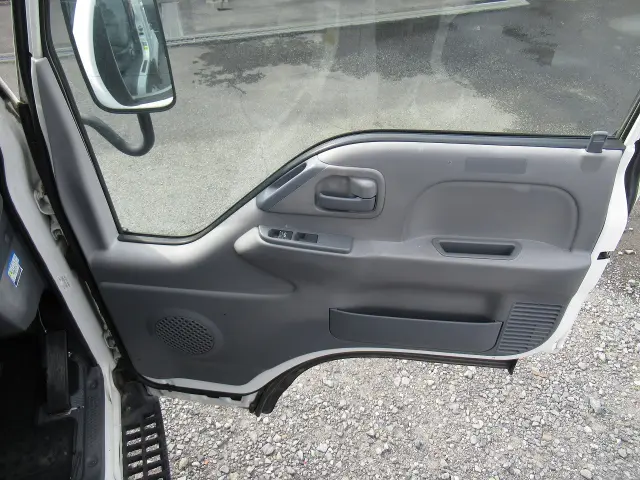 いすゞ エルフ TPG-NJS85A(4WD)の写真6