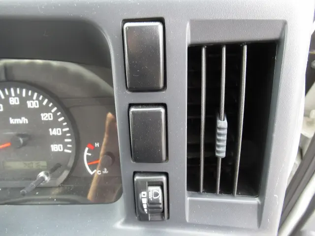 いすゞ エルフ TPG-NJS85A(4WD)の写真7