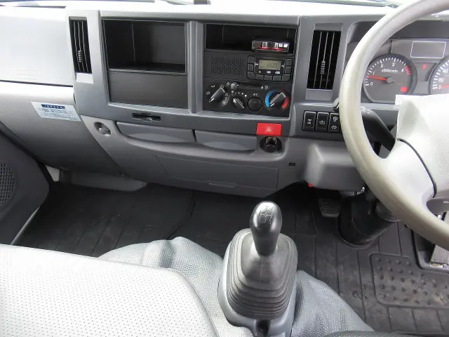 いすゞ エルフ TPG-NJS85A(4WD)の写真9