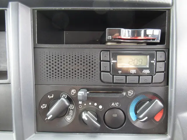 いすゞ エルフ TPG-NJS85A(4WD)の写真10