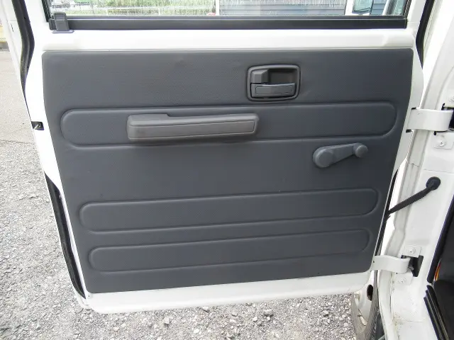 いすゞ エルフ TPG-NJS85A(4WD)の写真16