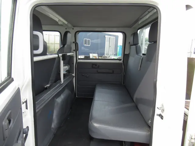 いすゞ エルフ TPG-NJS85A(4WD)の写真17