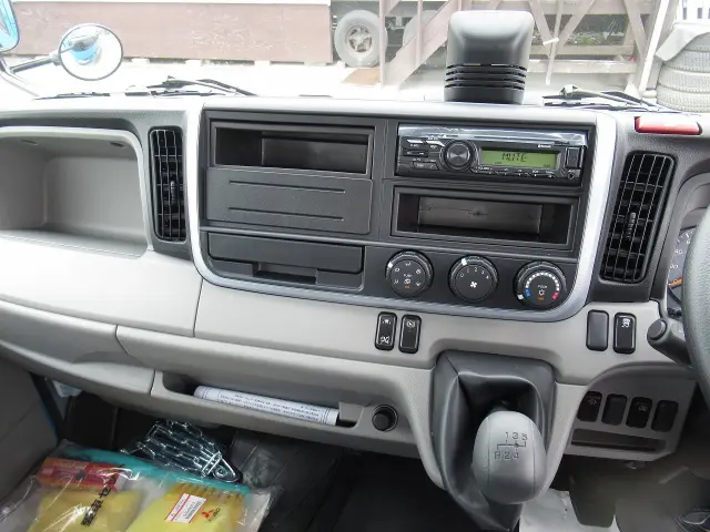 三菱 キャンター 2RG-FEAVO(2WD)の写真11