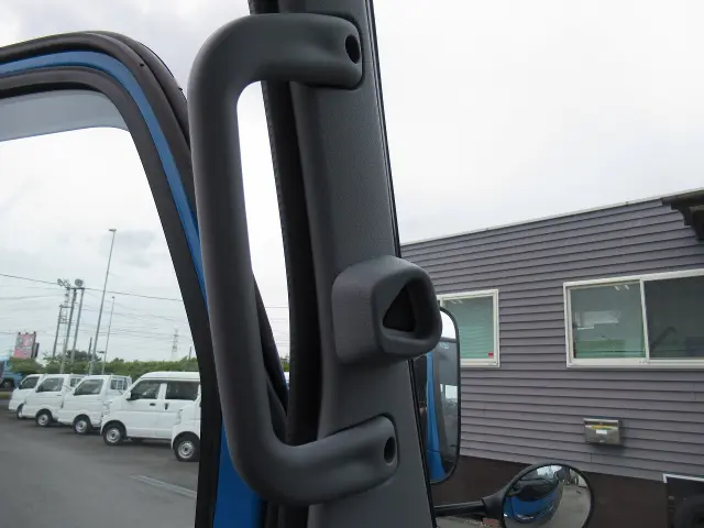 三菱 キャンター 2RG-FEAVO(2WD)の写真14