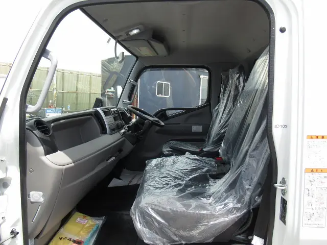三菱 キャンター 2RG-FEB80(2WD)の写真15