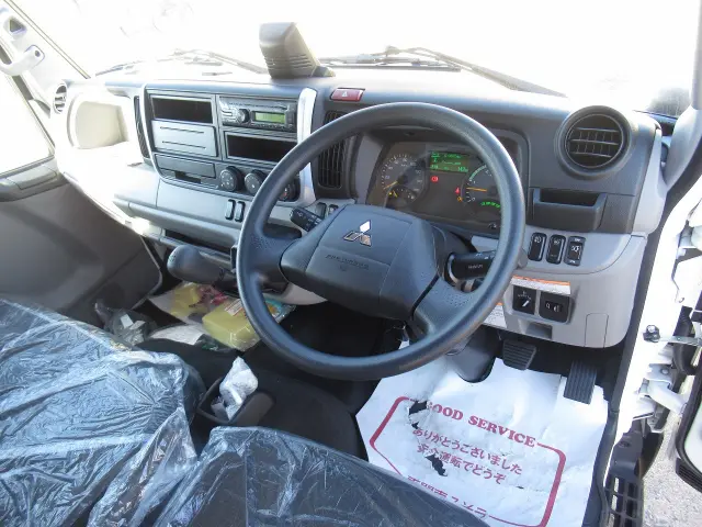 三菱 キャンター 2RG-FBA20(2WD)の写真4