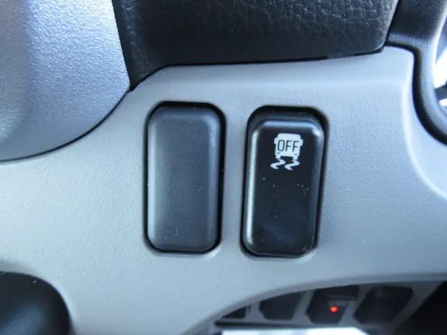 三菱 キャンター 2RG-FBA20(2WD)の写真9