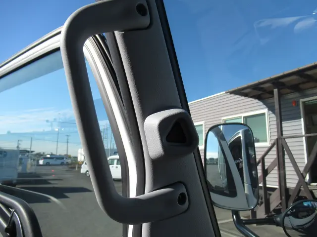 三菱 キャンター 2RG-FBA20(2WD)の写真15
