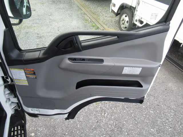 三菱 キャンター 2RG-FEB80(2WD)の写真5