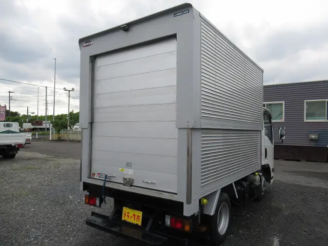 いすゞ エルフ TPG-NMR85AN(2WD)の写真2