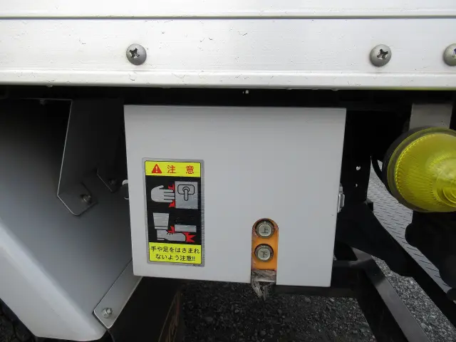 いすゞ エルフ TPG-NMR85AN(2WD)の写真24