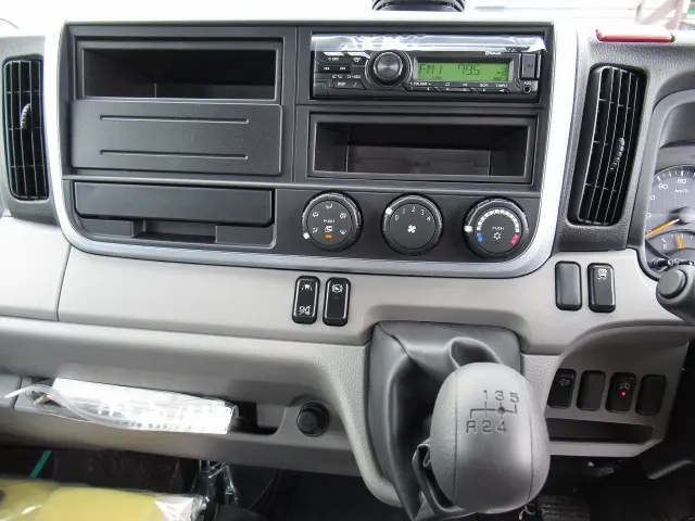 三菱 キャンター 2RG-FEAVO(2WD)の写真10