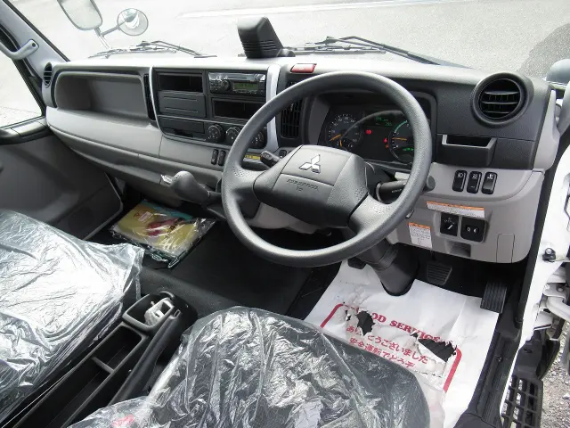 三菱 キャンター 2PG-FEB80(2WD)の写真4