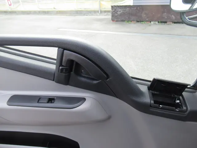 三菱 キャンター 2PG-FEB80(2WD)の写真6