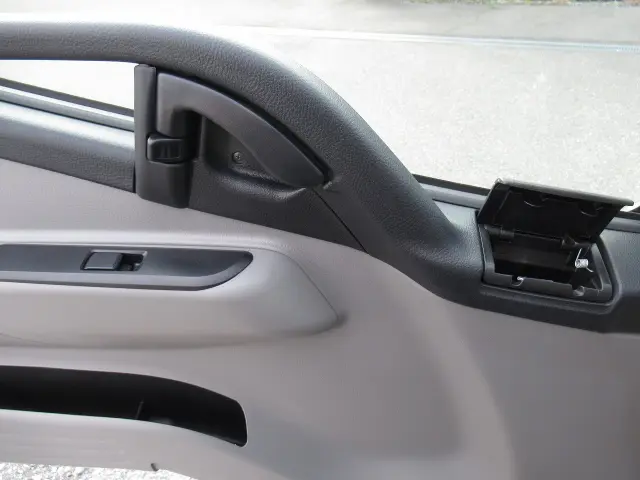 三菱 キャンター 2PG-FEB80(2WD)の写真6