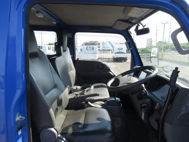 いすゞ エルフ TPG-NJR85AD(2WD)の写真5