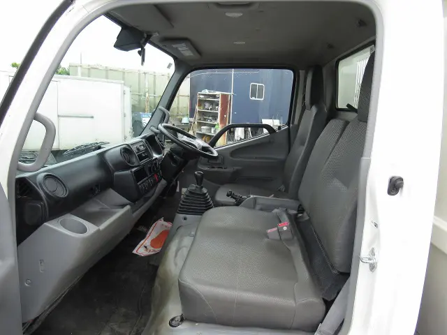 日野 デュトロ 2RG-XZU600T(2WD)の写真8