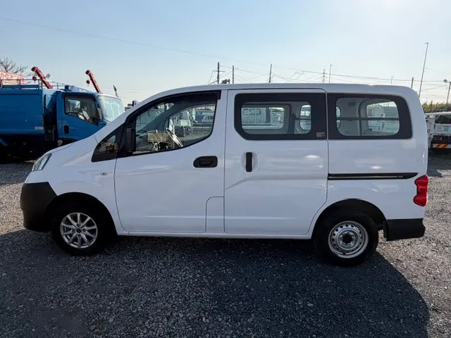 日産 バネットバン DBF-VM20(2WD)の写真3