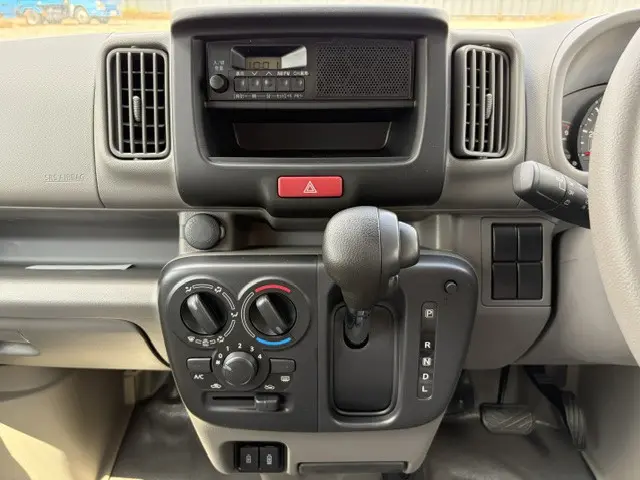 日産 クリッパーバン 5BD-DR17V(2WD)の写真13