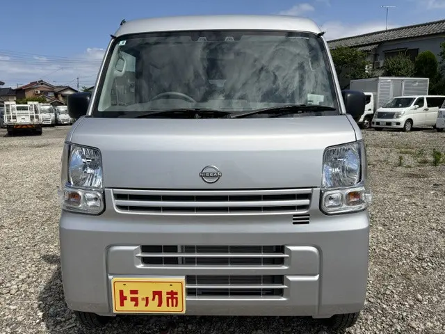 日産 クリッパーバン 5BD-DR17V(2WD)の写真2