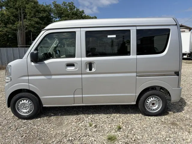 日産 クリッパーバン 5BD-DR17V(2WD)の写真3