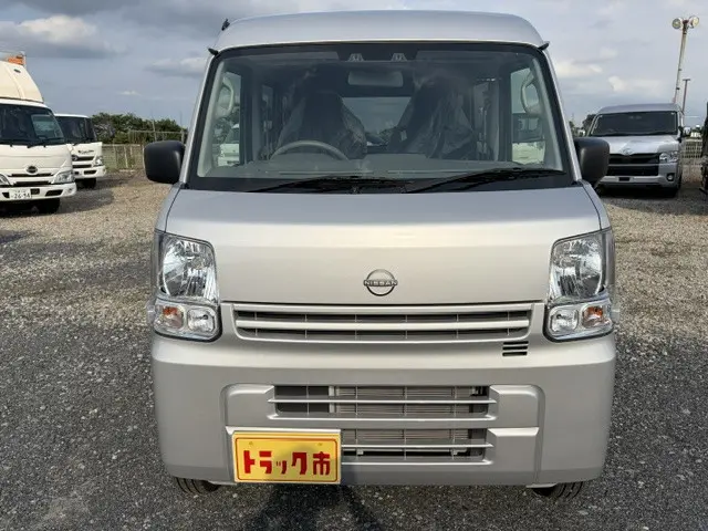 日産 クリッパーバン 5BD-DR17V(2WD)の写真2