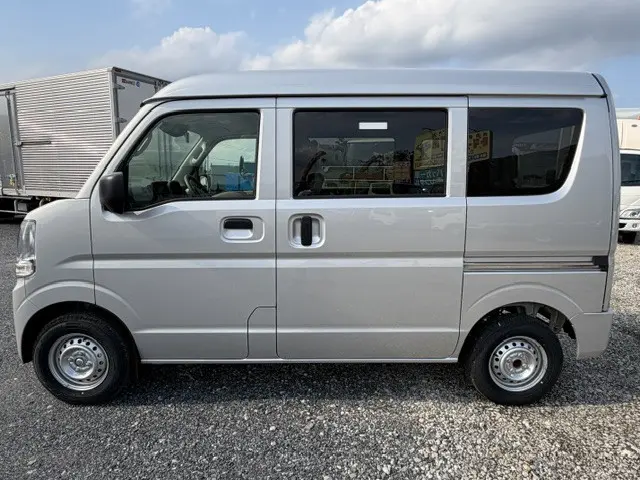 日産 クリッパーバン 5BD-DR17V(2WD)の写真3