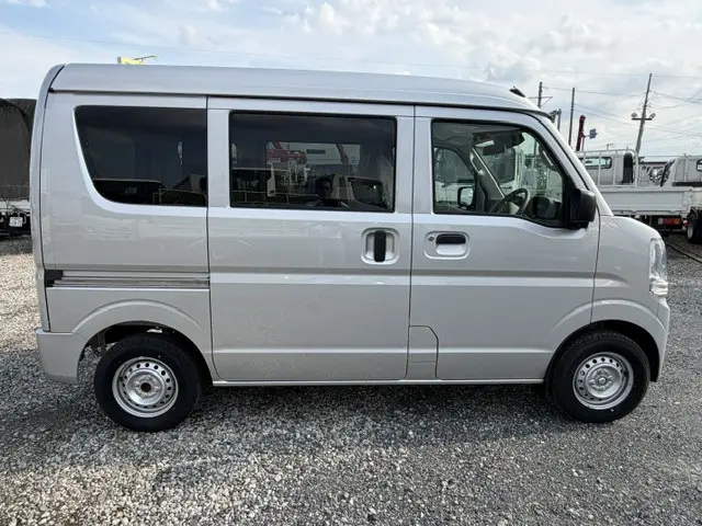日産 クリッパーバン 5BD-DR17V(2WD)の写真7