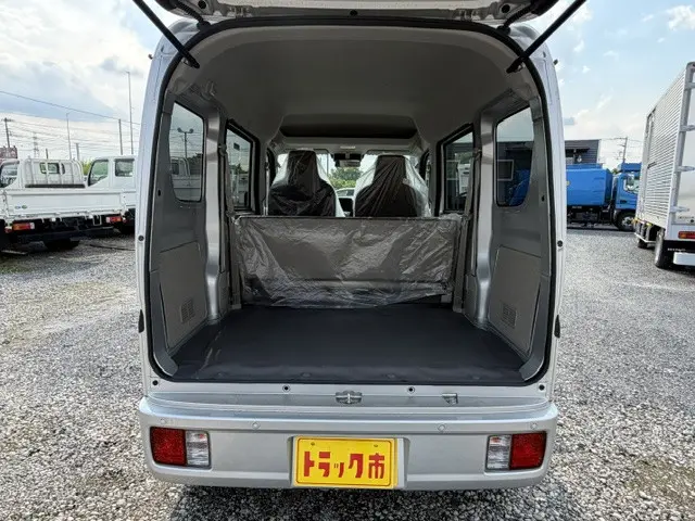 日産 クリッパーバン 5BD-DR17V(2WD)の写真9