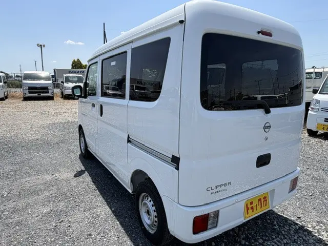 日産 クリッパーバン 5BD-DR17V(4WD)の写真4