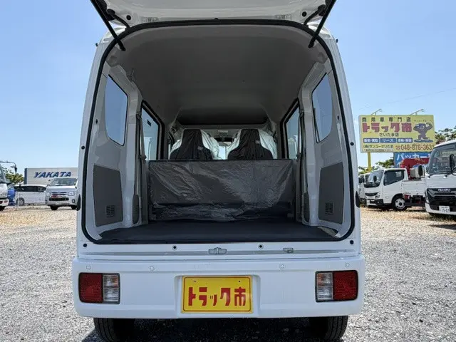 日産 クリッパーバン 5BD-DR17V(4WD)の写真9