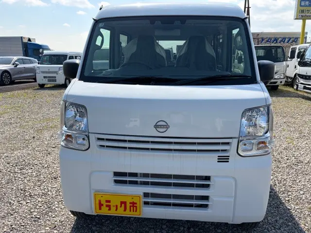 日産 クリッパーバン 5BD-DR17V(4WD)の写真2