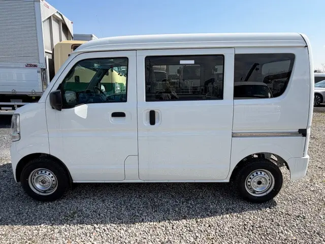 日産 クリッパーバン 5BD-DR17V(4WD)の写真3