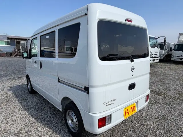 日産 クリッパーバン 5BD-DR17V(4WD)の写真4