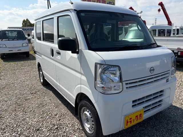 日産 クリッパーバン 5BD-DR17V(4WD)の写真8