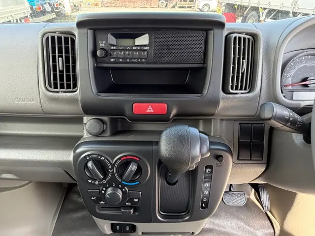 日産 クリッパーバン 5BD-DR17V(4WD)の写真13