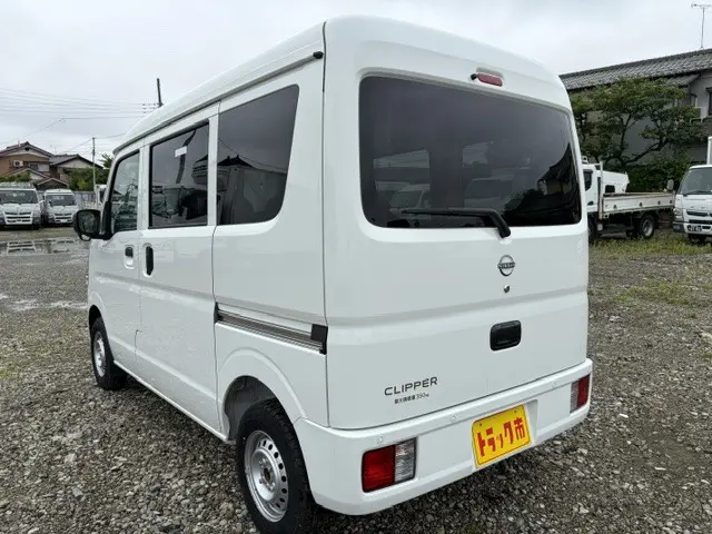 日産 クリッパーバン 5BD-DR17V(2WD)の写真4