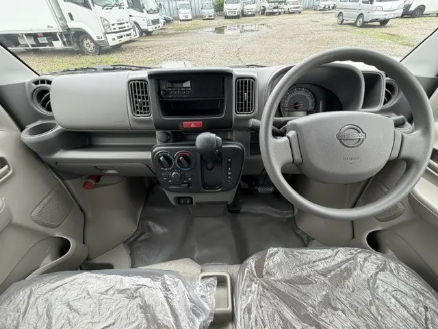 日産 クリッパーバン 5BD-DR17V(2WD)の写真12