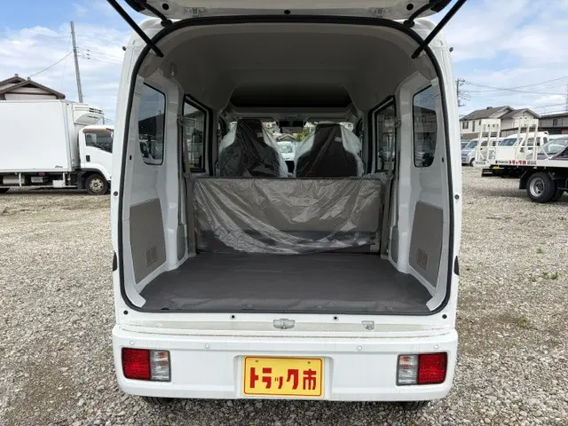 日産 クリッパーバン 5BD-DR17V(2WD)の写真9