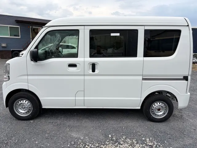 日産 クリッパーバン 5BD-DR17V(2WD)の写真2
