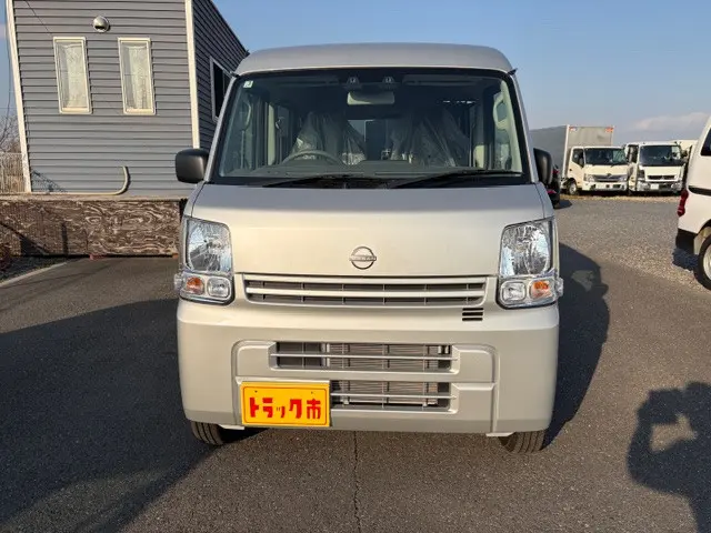 日産 クリッパーバン 5BD-DR17V(4WD)の写真2