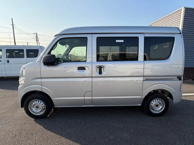 日産 クリッパーバン 5BD-DR17V(4WD)の写真3
