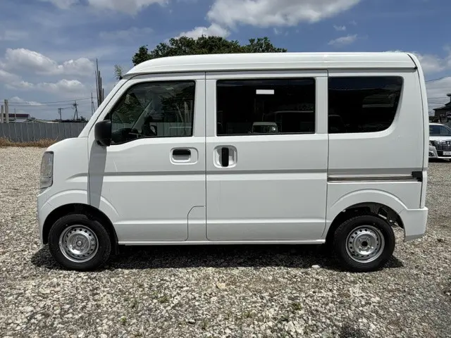 日産 クリッパーバン 5BD-DR17V(2WD)の写真3