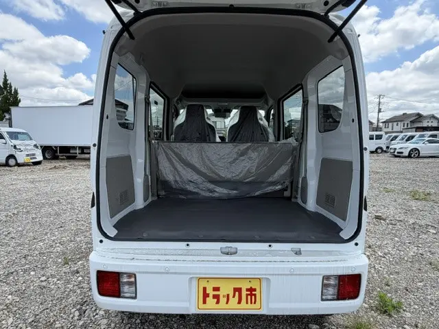 日産 クリッパーバン 5BD-DR17V(2WD)の写真9