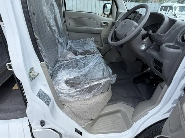 日産 クリッパーバン 5BD-DR17V(2WD)の写真11