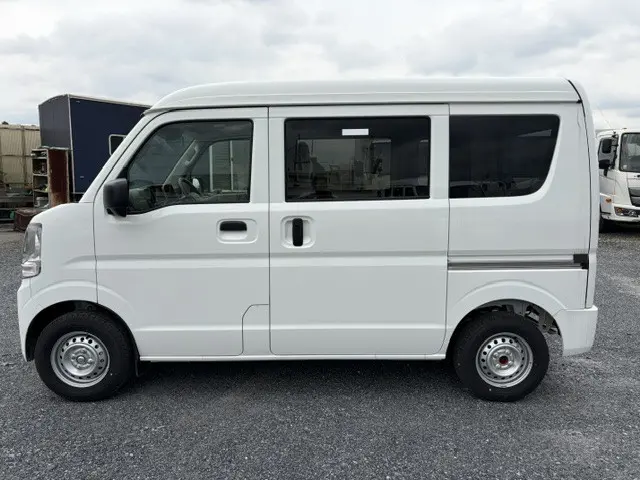 日産 クリッパーバン 5BD-DR17V(2WD)の写真3