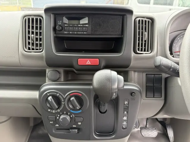 日産 クリッパーバン 5BD-DR17V(2WD)の写真13