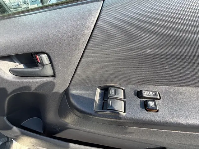 トヨタ ハイエースバン 3BF-TRH200V(2WD)の写真17