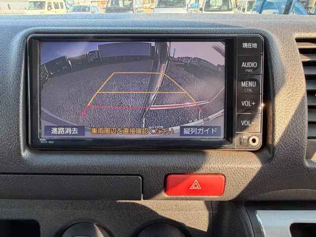 トヨタ ハイエースバン 3BF-TRH200V(2WD)の写真11